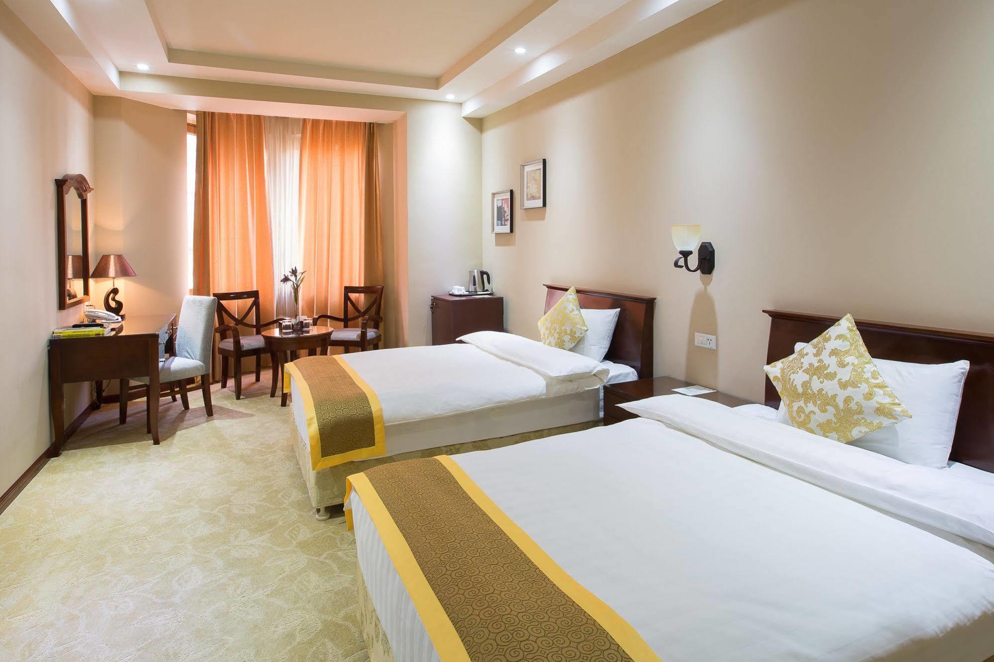 Diamond Hotel Yerevan Ngoại thất bức ảnh