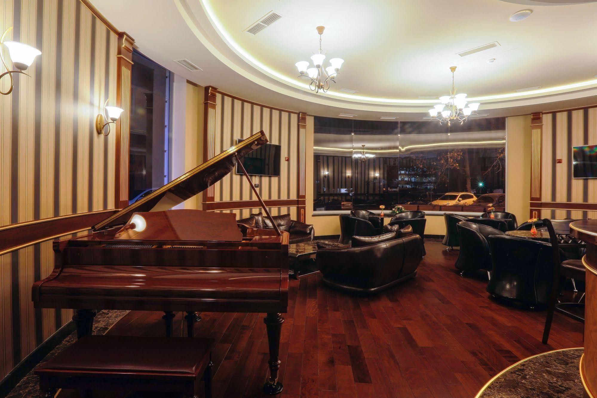 Diamond Hotel Yerevan Ngoại thất bức ảnh